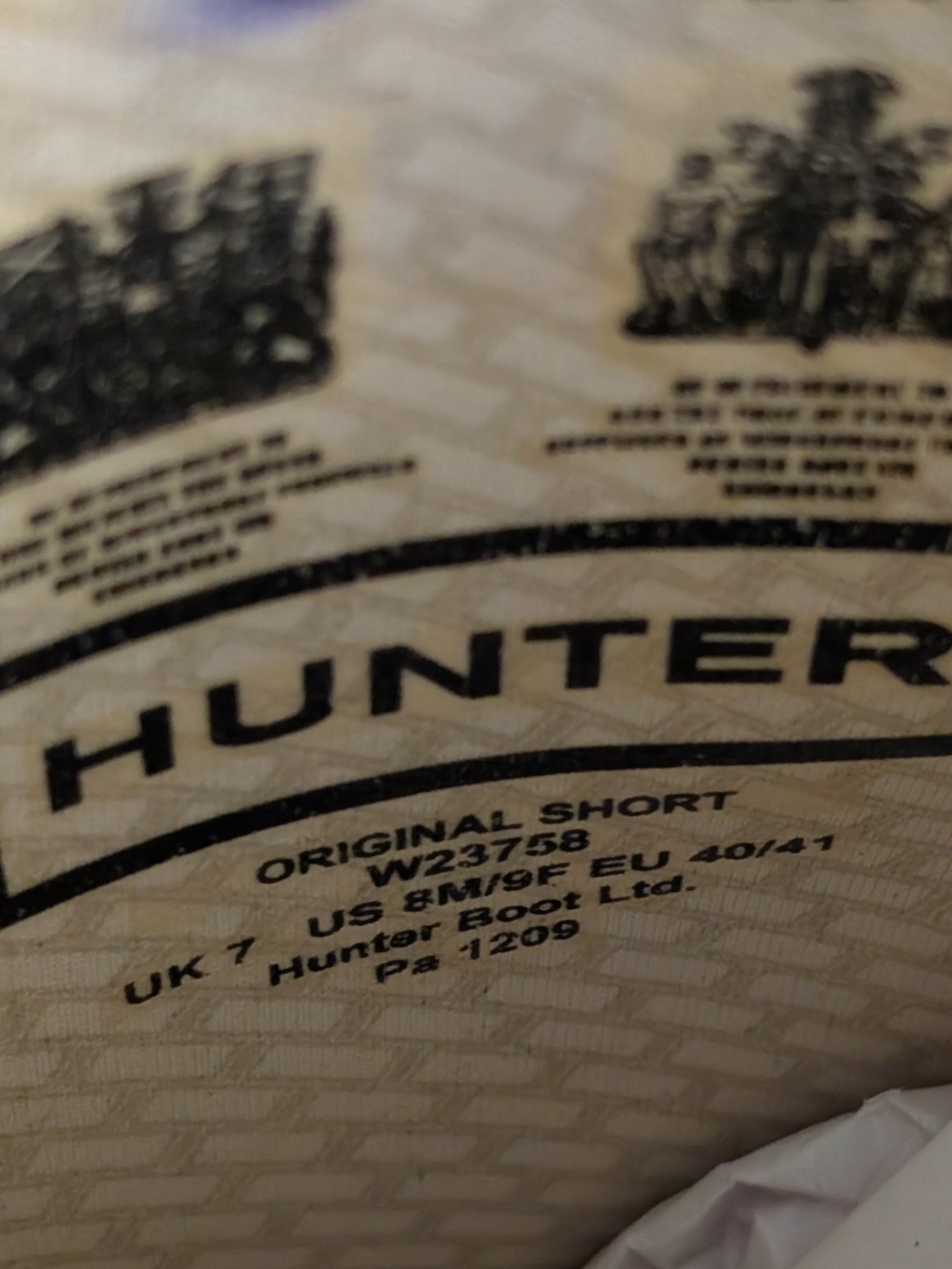 Hunter Original Rubber Shiny Mid-Calf Rain Boots In Forest Green - 9 - Picture 12 of 12
